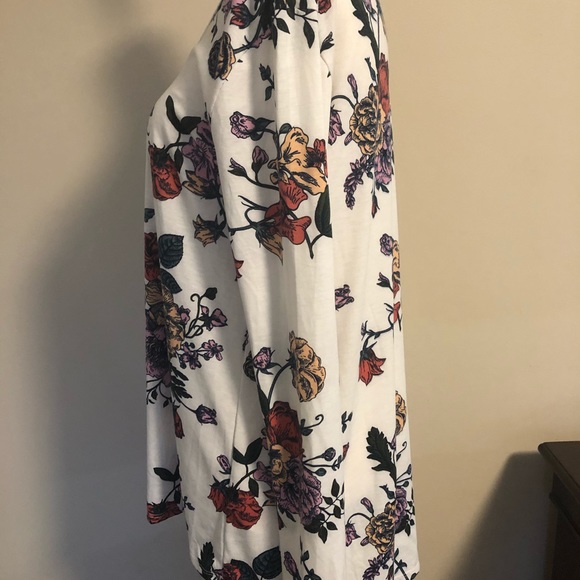 Top - Picture 2 of 3